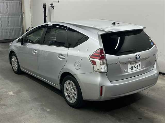 TOYOTA PRIUS ALPHA 2015