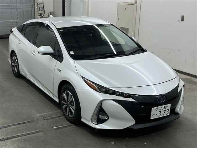 TOYOTA PRIUS PHV 2021