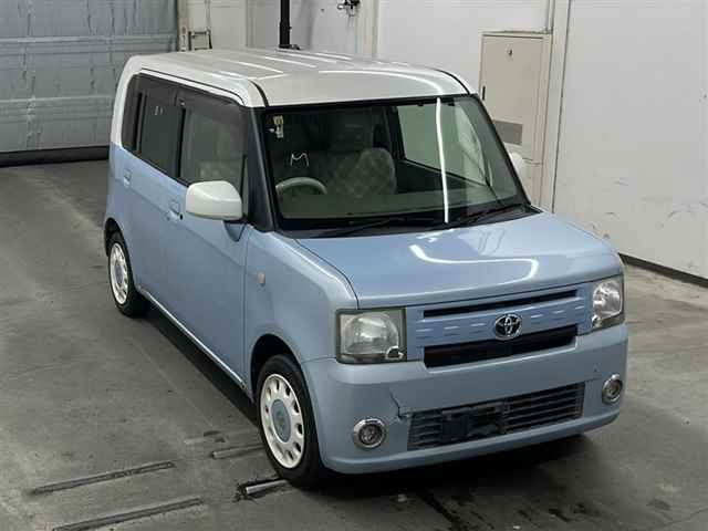 TOYOTA PIXIS SPACE 2014