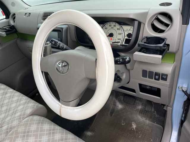 TOYOTA PIXIS SPACE 2014