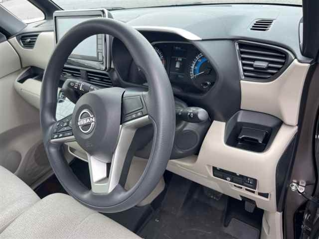 NISSAN ROOX 2025
