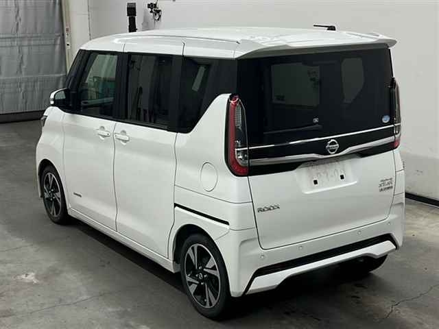 NISSAN ROOX 2020
