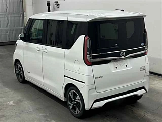 NISSAN ROOX 2020