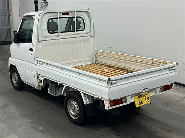 MITSUBISHI MINICAB TRUCK 2011