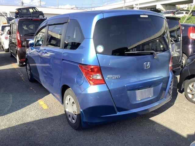 HONDA FREED 2010