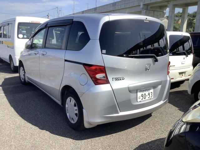 HONDA FREED 2009