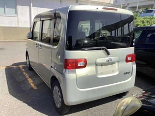 DAIHATSU TANTO 2010