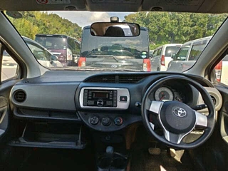 TOYOTA VITZ 2014