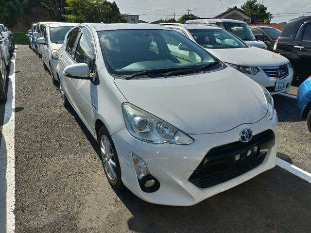 TOYOTA AQUA 2015