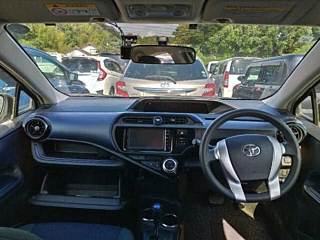 TOYOTA AQUA 2015