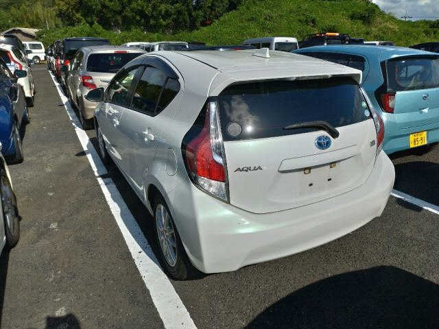 TOYOTA AQUA 2015