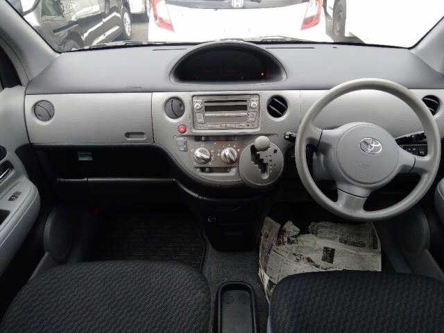 TOYOTA SIENTA 2010