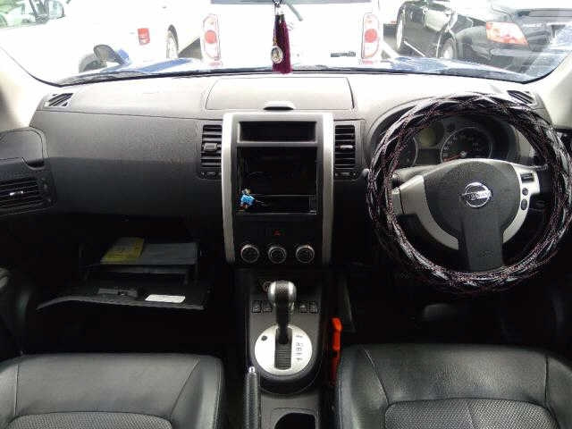 NISSAN X-TRAIL 2010