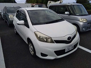 TOYOTA VITZ 2013