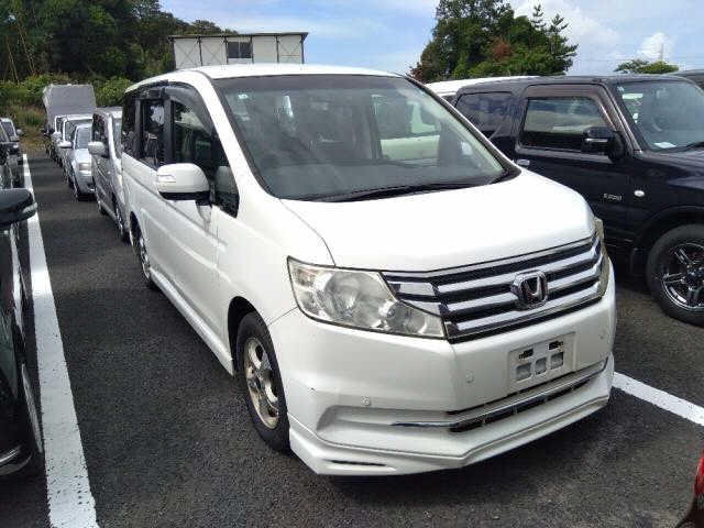 HONDA STEP WAGON 2014