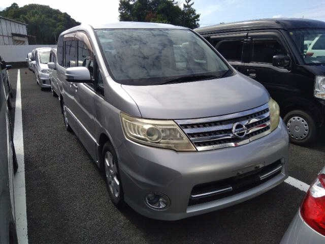 NISSAN SERENA 2010