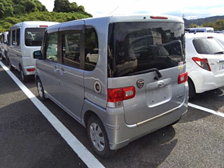 DAIHATSU TANTO 2011