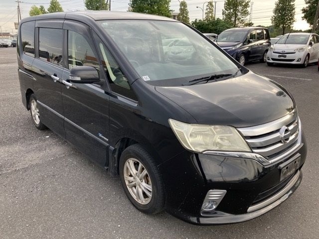 NISSAN SERENA 2013