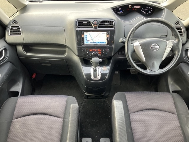 NISSAN SERENA 2013