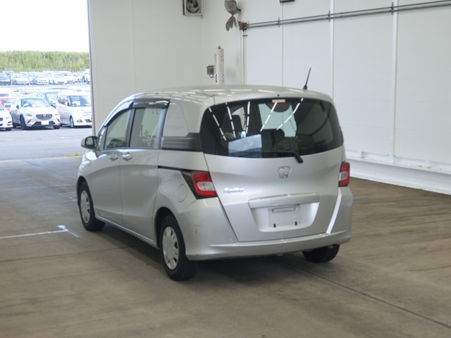 HONDA FREED 2010