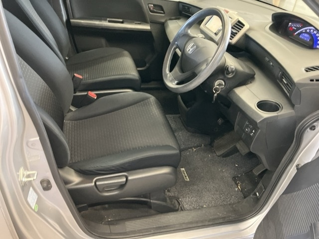HONDA FREED 2010