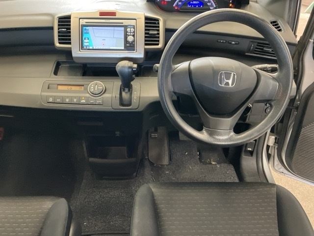 HONDA FREED 2010