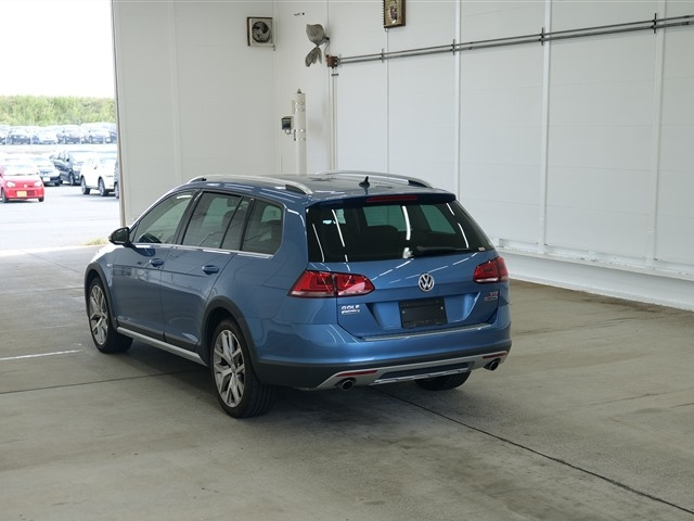 VOLKSWAGEN GOLF ALLTRACK 2016