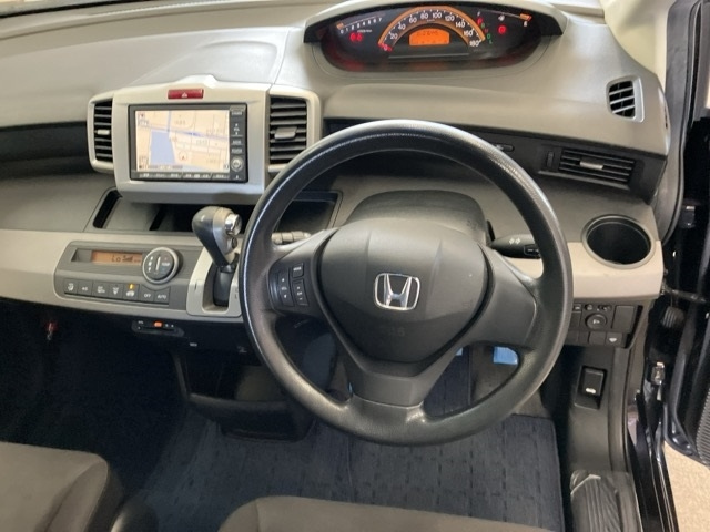 HONDA FREED 2010
