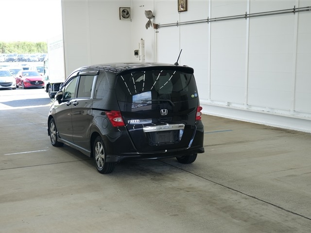 HONDA FREED 2010