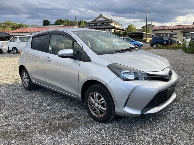 TOYOTA VITZ 2015