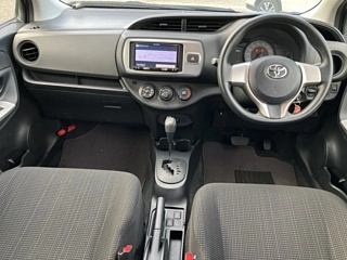 TOYOTA VITZ 2015