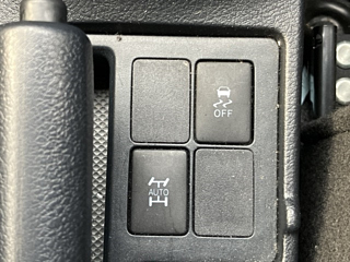 TOYOTA VITZ 2015