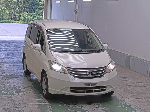 HONDA FREED 2010