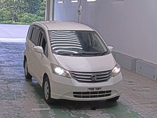 HONDA FREED 2010