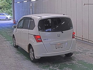 HONDA FREED 2010
