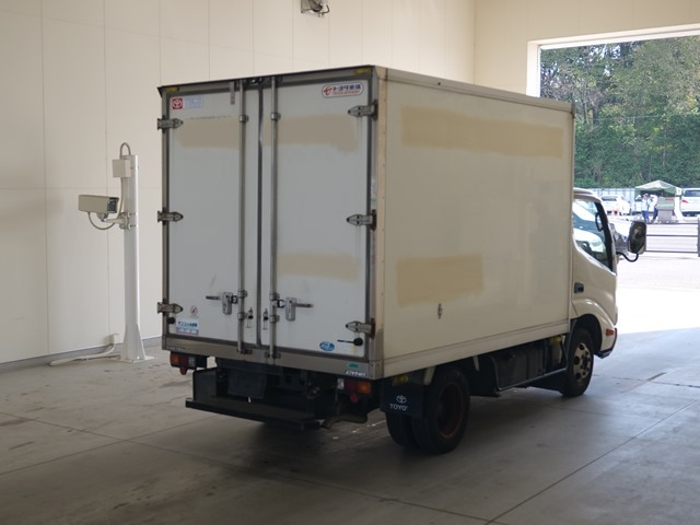 TOYOTA DYNA 2009
