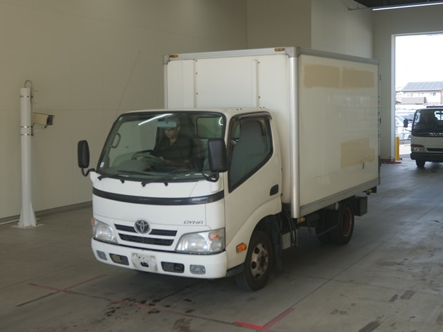 TOYOTA DYNA 2009