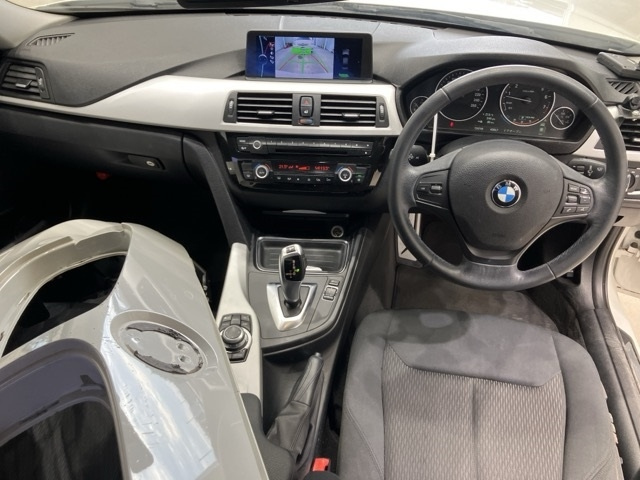BMW 3 SERIES 2012