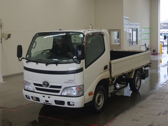 TOYOTA DYNA 2013