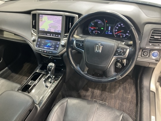 TOYOTA CROWN 2013