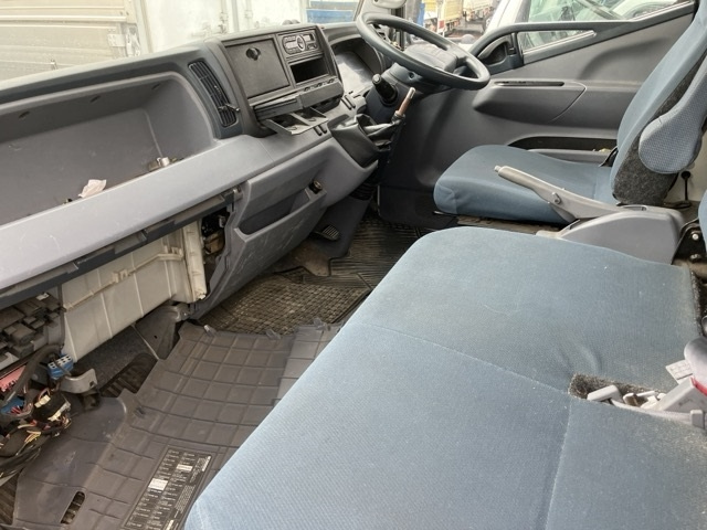 MITSUBISHI CANTER 2015