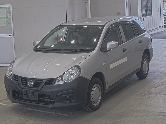 NISSAN AD 2018