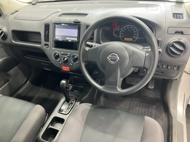 NISSAN AD 2018