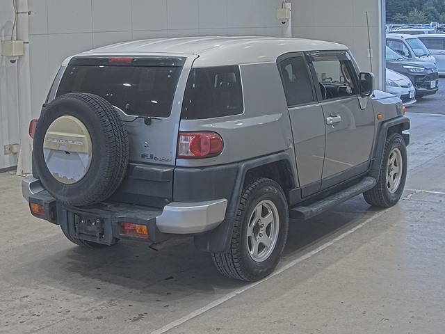 TOYOTA FJ CRUISER 2011