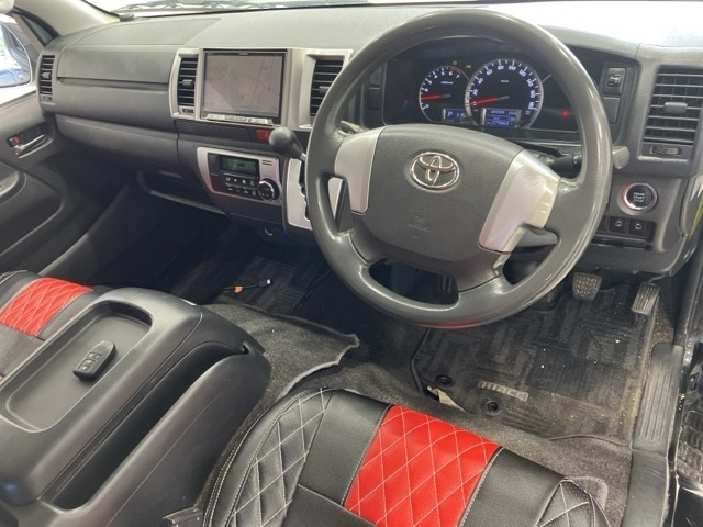 TOYOTA HIACE VAN 2014