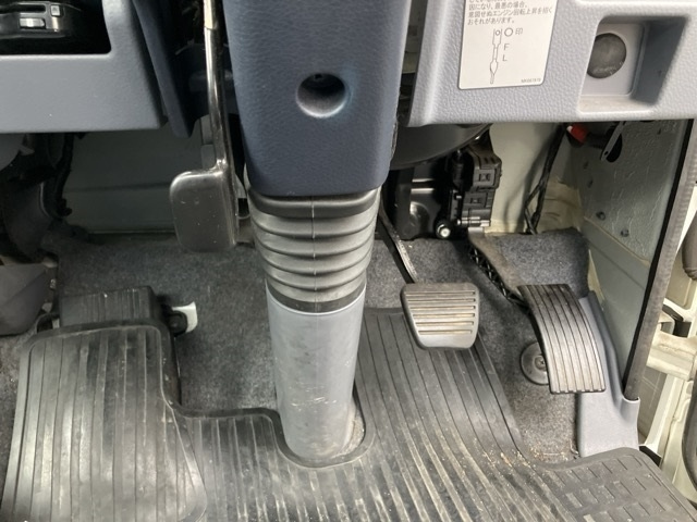 MITSUBISHI CANTER 2015