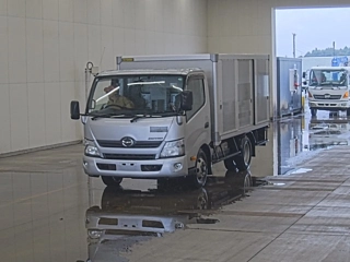 HINO DUTRO 2017