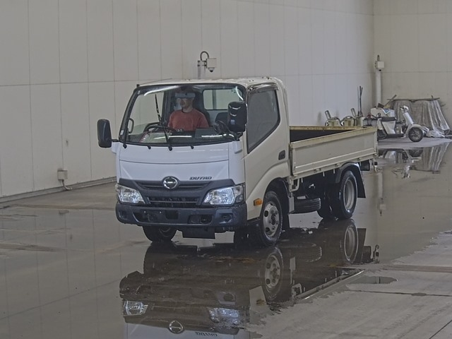 HINO DUTRO 2017