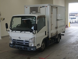NISSAN ATLAS 2012