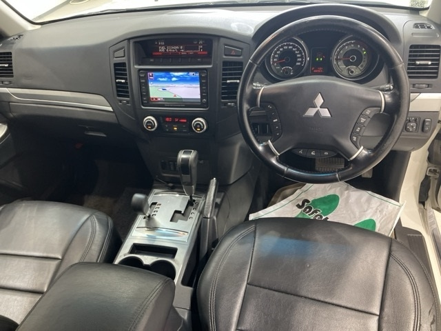 MITSUBISHI PAJERO 2012